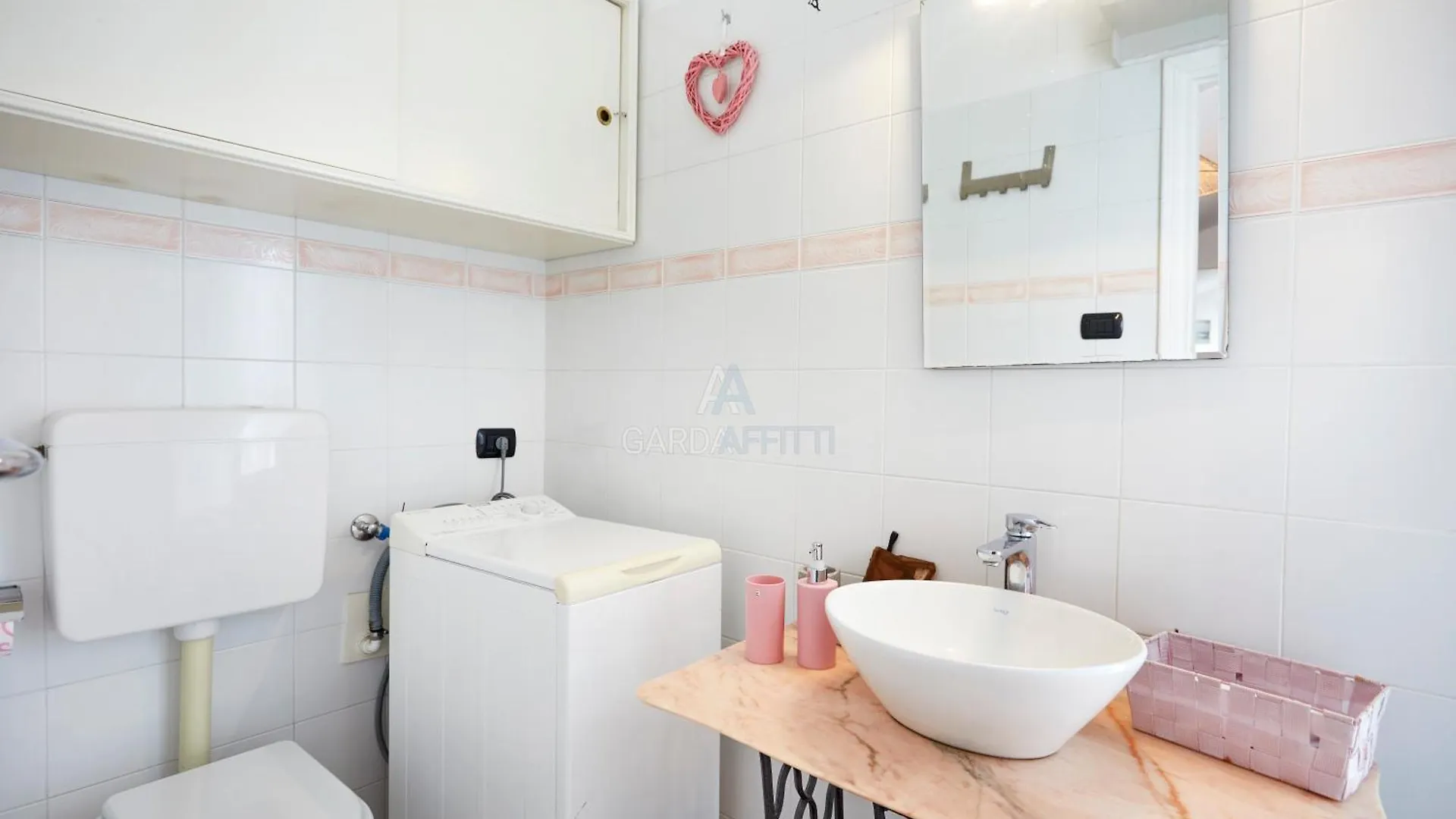 Quarzo Apartment - Panorama E Relax A Sirmione 0*,  Italy